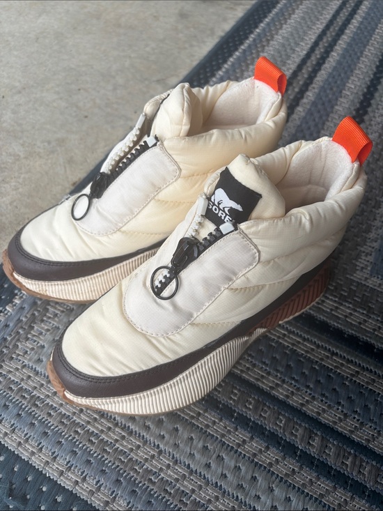 Sorel Shoes - Sorel  Cream Quilted Zip-Front Sneakers with Brown Trim size 6
